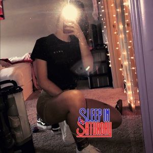 Meet your Posher, Leah